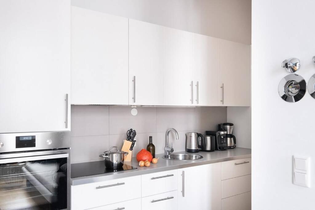 Sc 05 By Rockchair Apartments L Superhost Status L 2 Bedrooms Boxspringbeds Balcony Elevator - Cozy Family & Business Flair Welcomes You! Berlin Exteriör bild