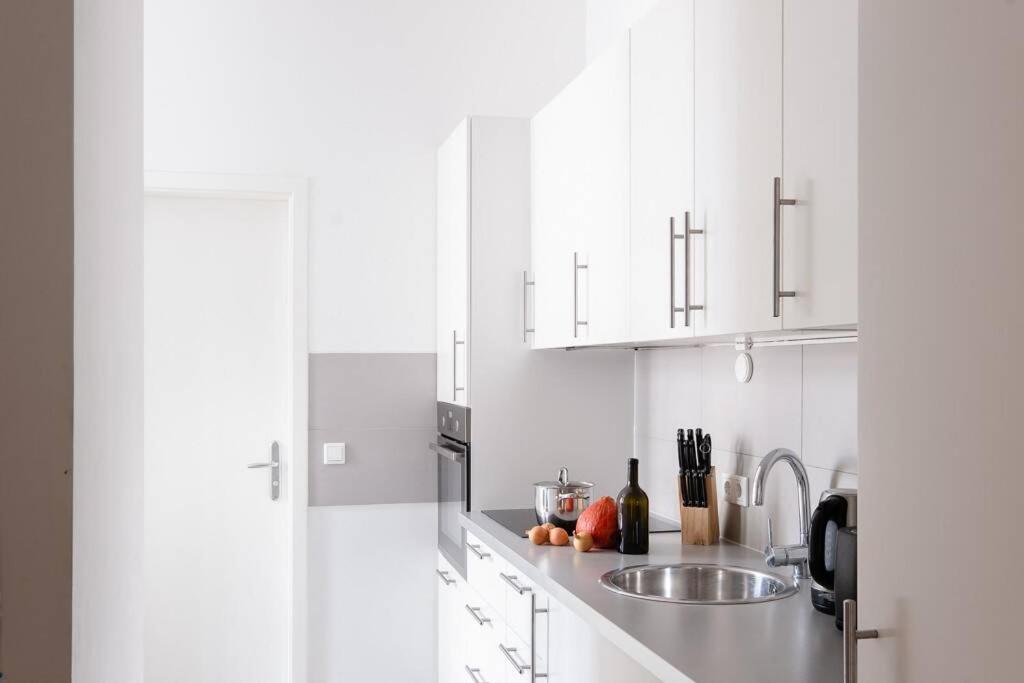Sc 05 By Rockchair Apartments L Superhost Status L 2 Bedrooms Boxspringbeds Balcony Elevator - Cozy Family & Business Flair Welcomes You! Berlin Exteriör bild
